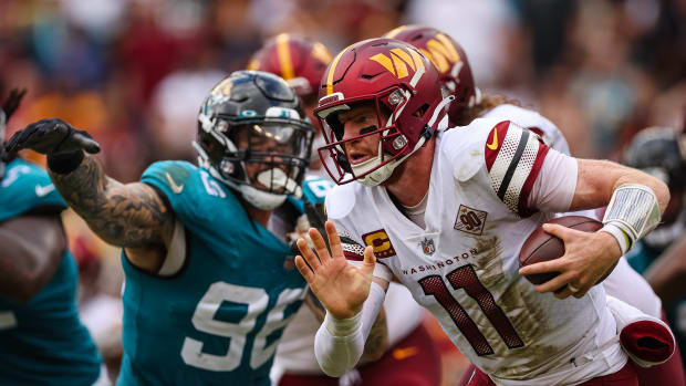Quarterback, Carson Wentz, Washington Commanders